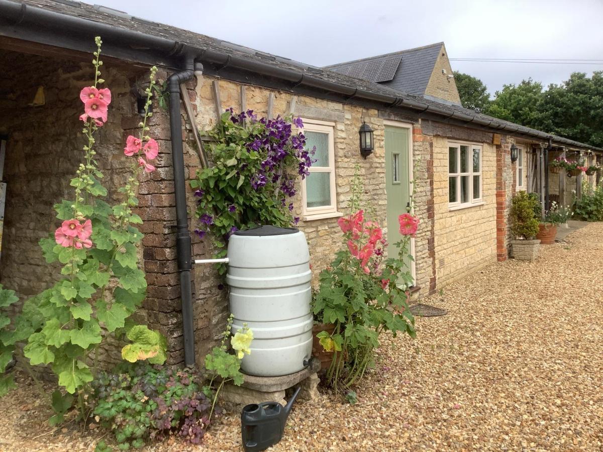 Hollyhock Cottage, Clematis Cottages, Stamford Exterior photo